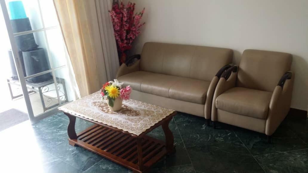 6, Persiaran Tanjung Bunga 3 Villa Batu Ferringhi Exterior photo